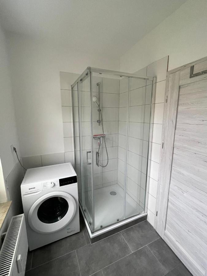 Modern Eingerichtet-Stadtnah-Ferienwohnung Mit Geschirrspueler Und Waschmaschine Friedland  Kültér fotó